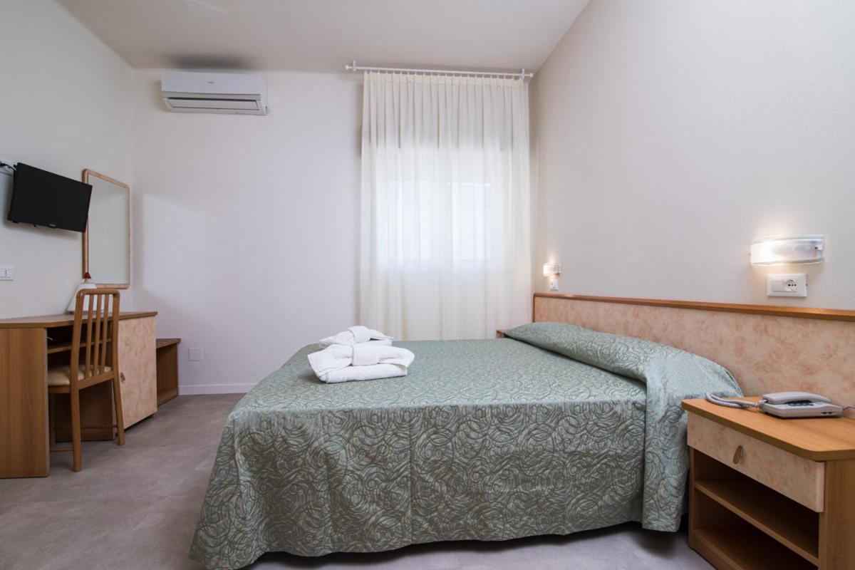 Hotel Ondina E Milazzo Cervia Kültér fotó