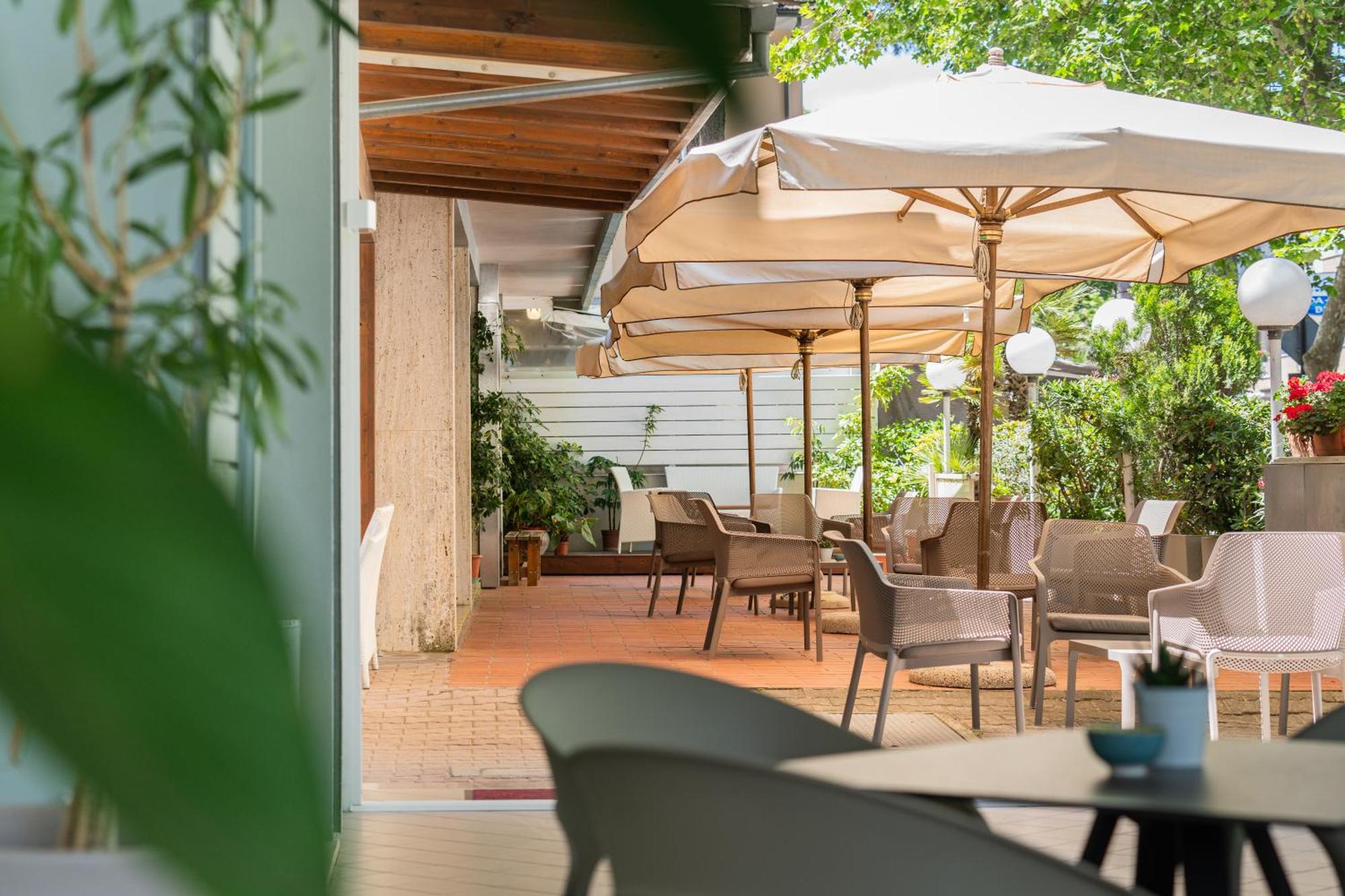 Hotel Ondina E Milazzo Cervia Kültér fotó