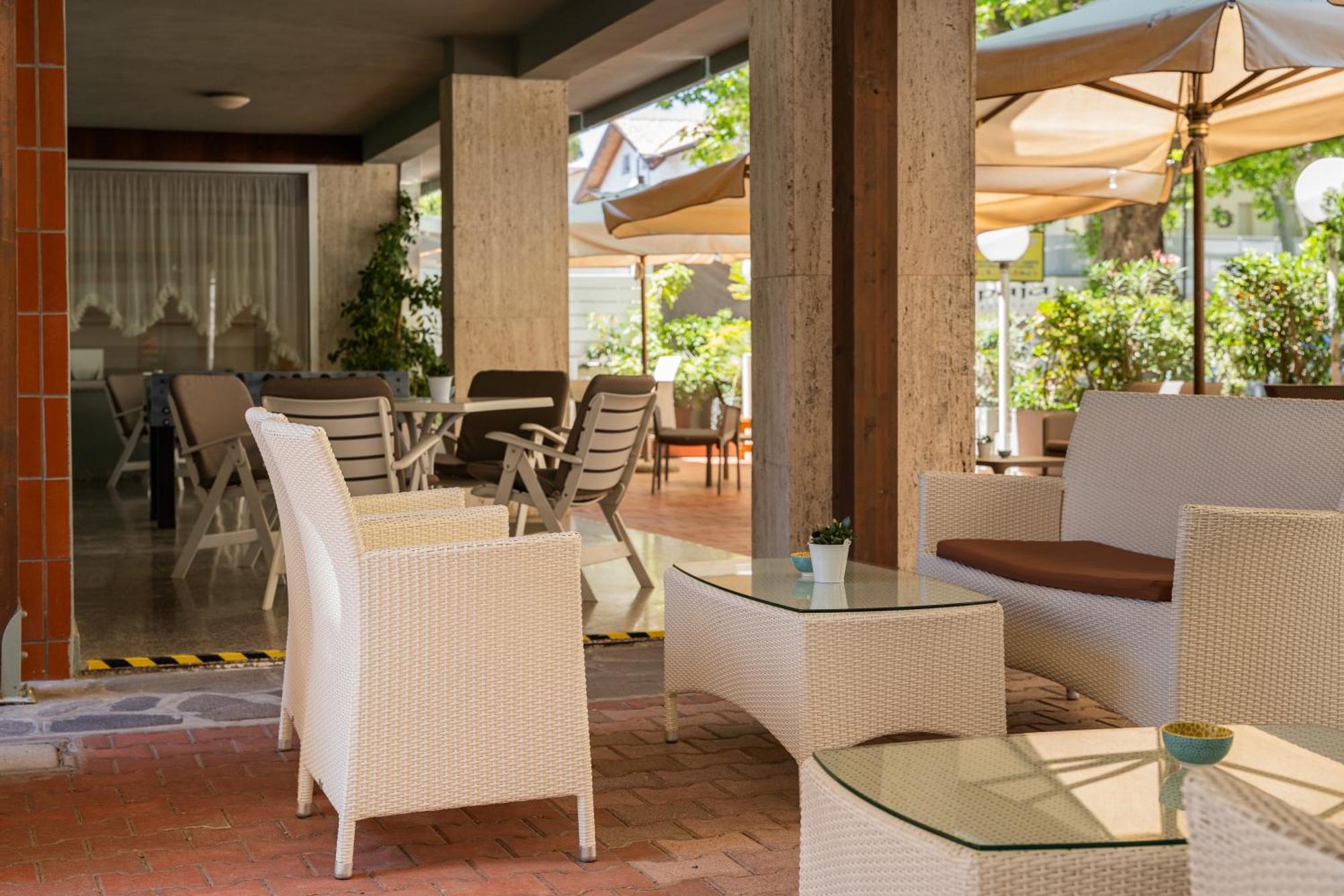 Hotel Ondina E Milazzo Cervia Kültér fotó
