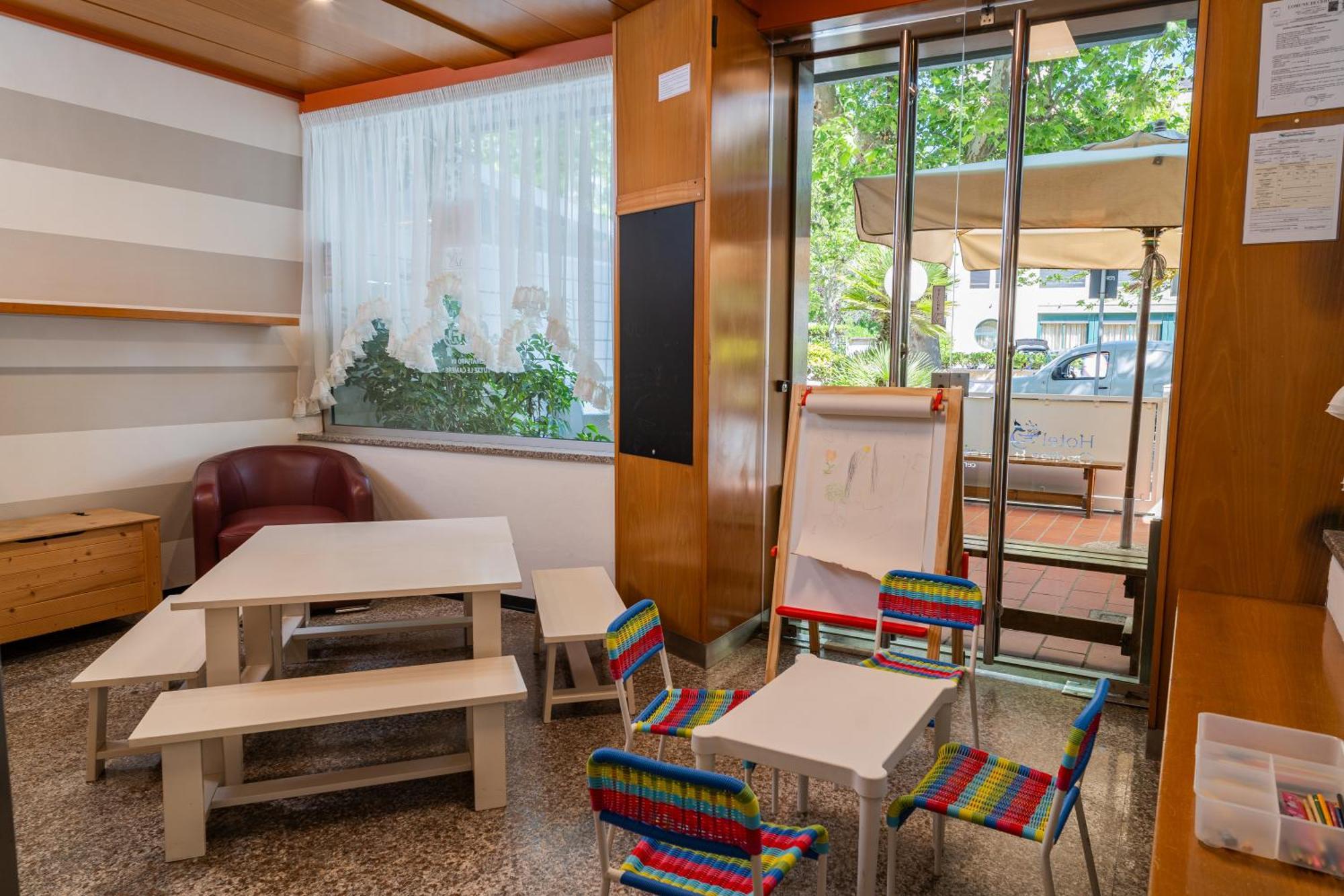 Hotel Ondina E Milazzo Cervia Kültér fotó