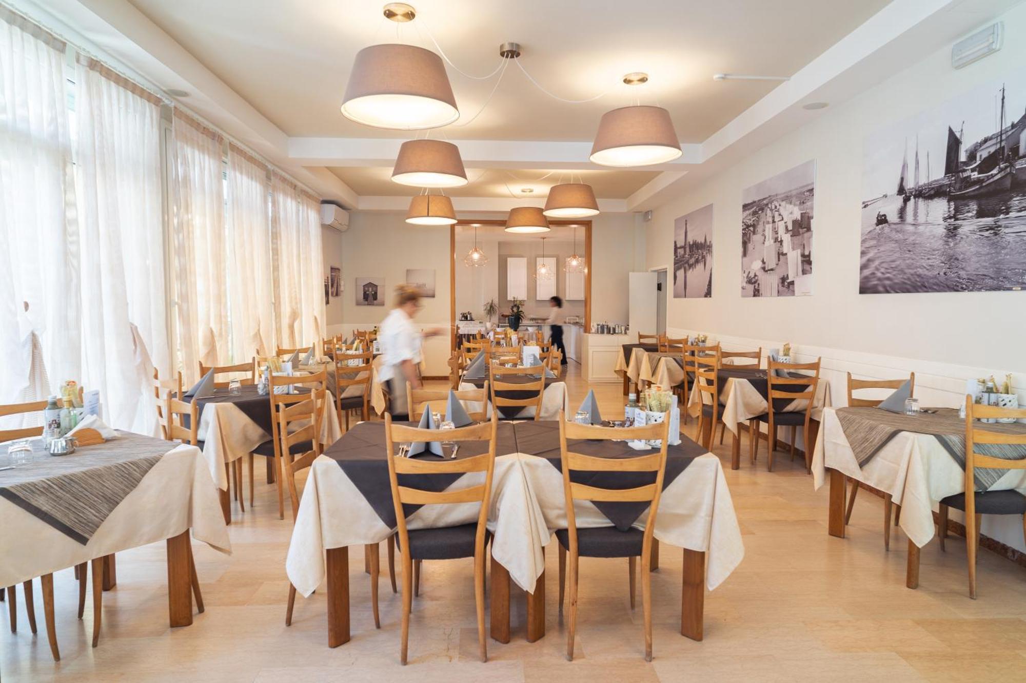 Hotel Ondina E Milazzo Cervia Kültér fotó