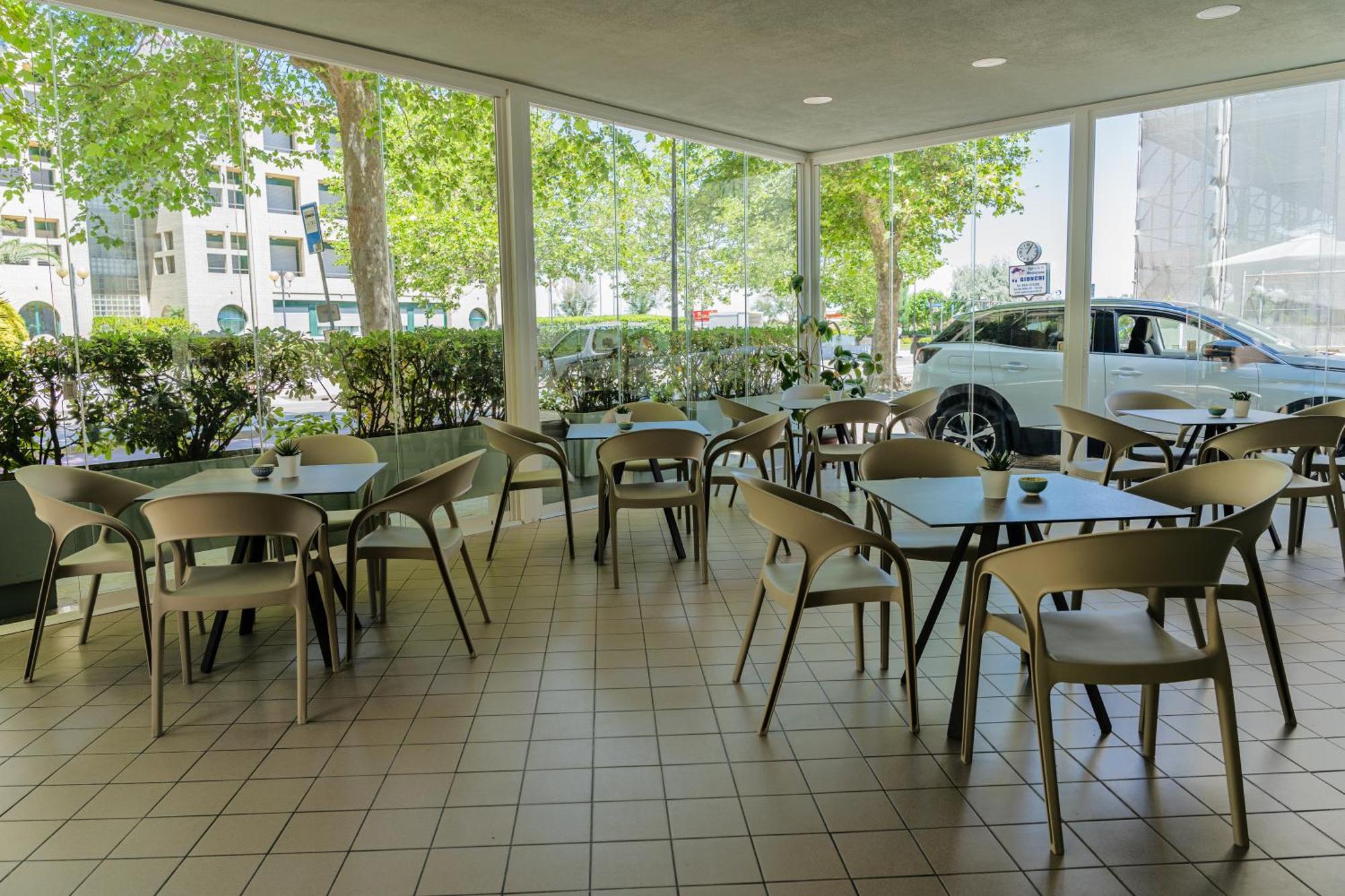Hotel Ondina E Milazzo Cervia Kültér fotó