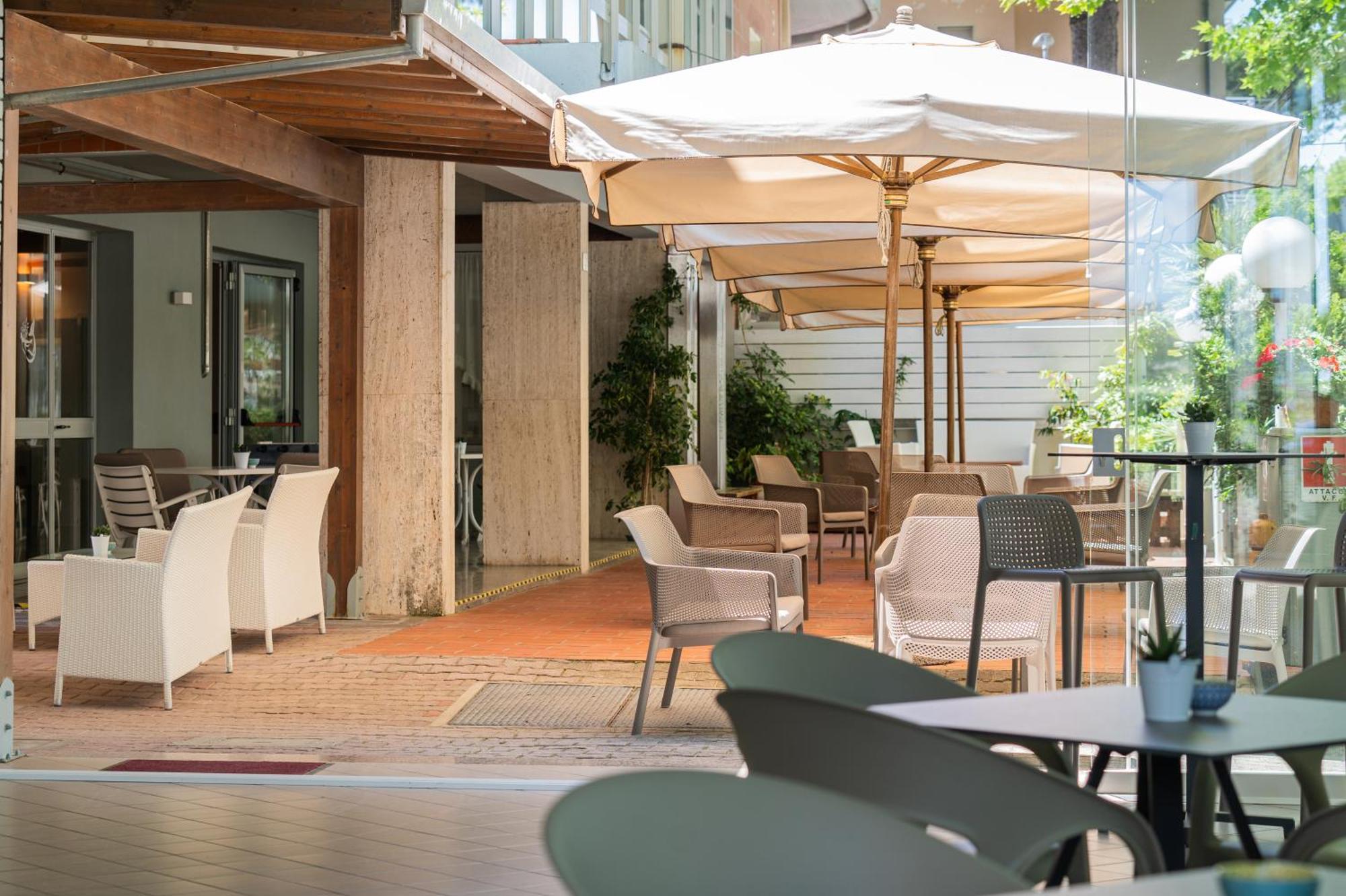 Hotel Ondina E Milazzo Cervia Kültér fotó